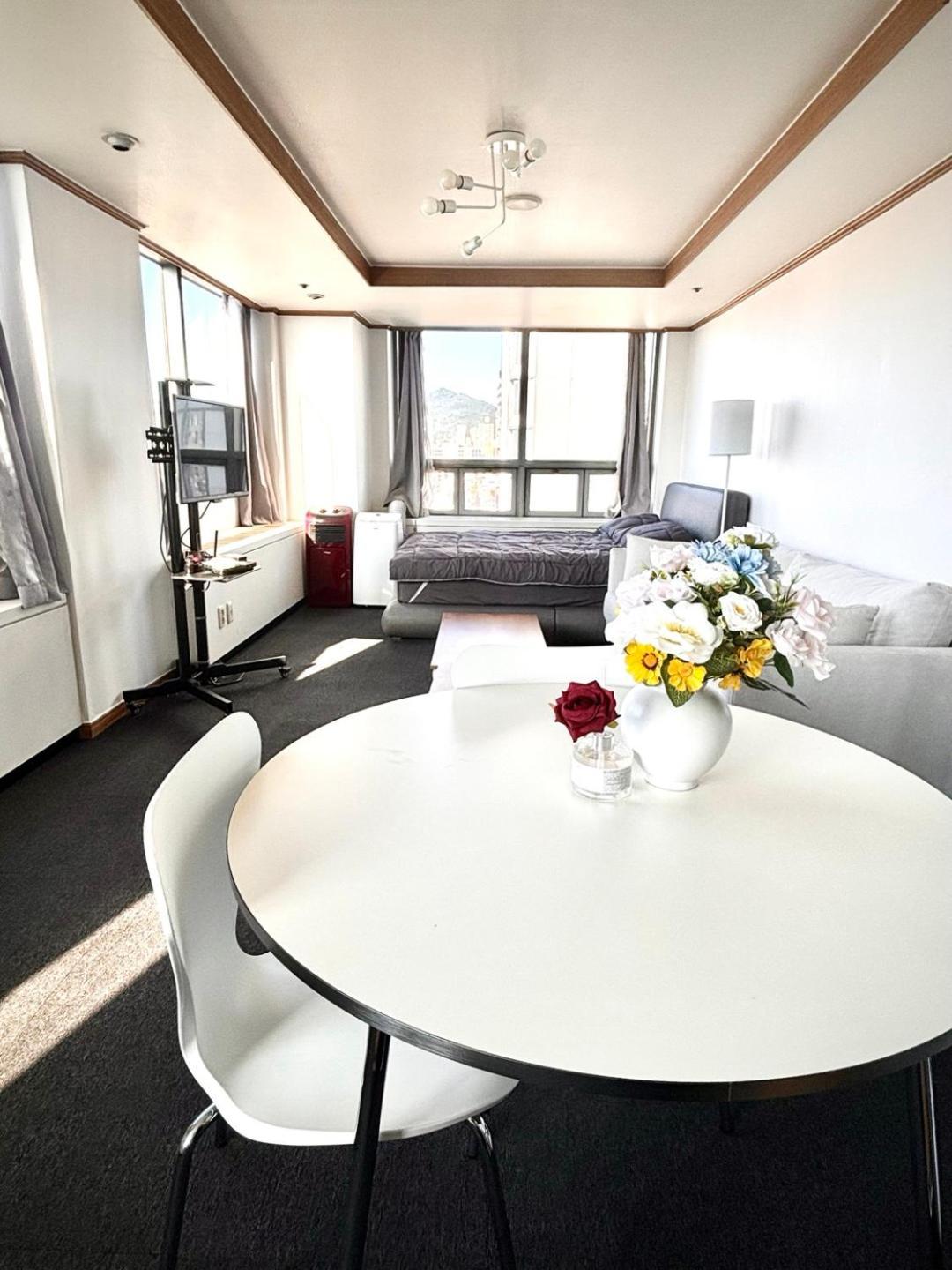 The Sanctuary Rosa Innocta - 1 Min From Hongdae Exit 1 * Seul